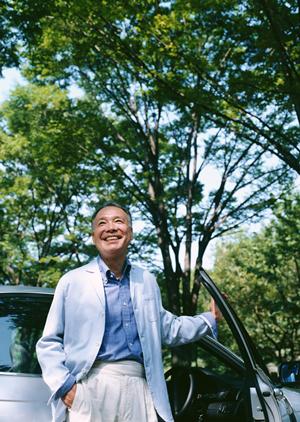さまざまな自動車カバーを販売する店